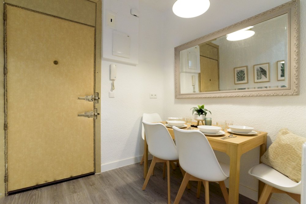 Charming double room in Ayala Street