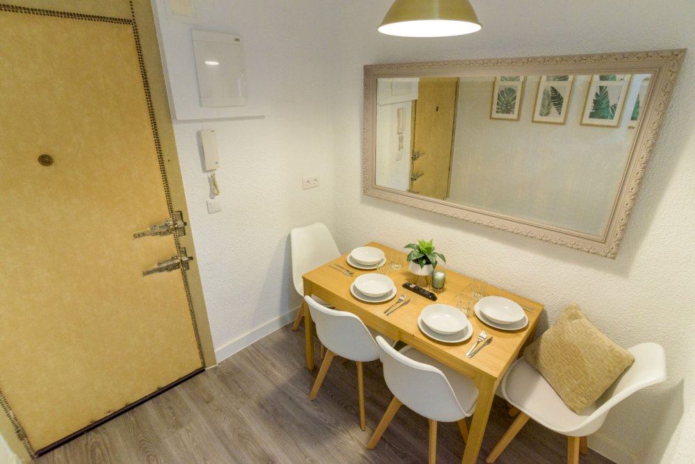 Charming double room in Ayala Street
