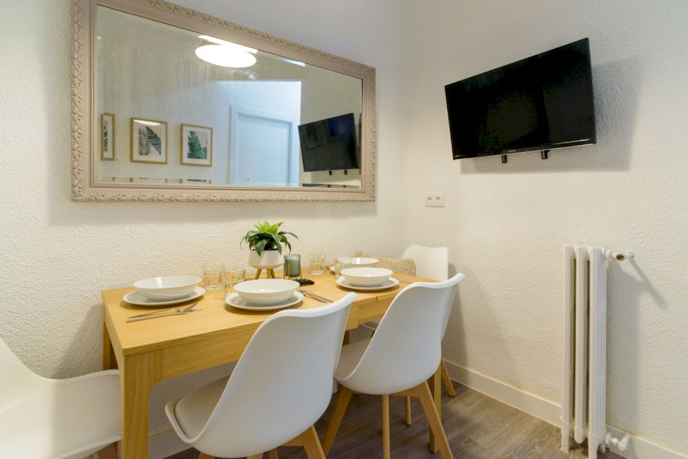 Charming double room in Ayala Street