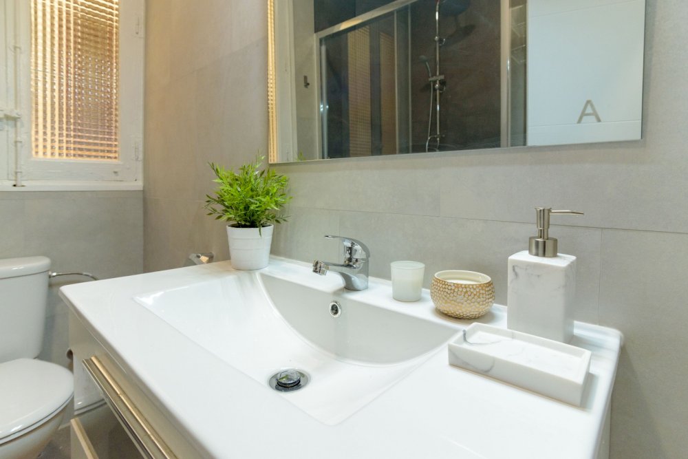 Charming double room in Ayala Street