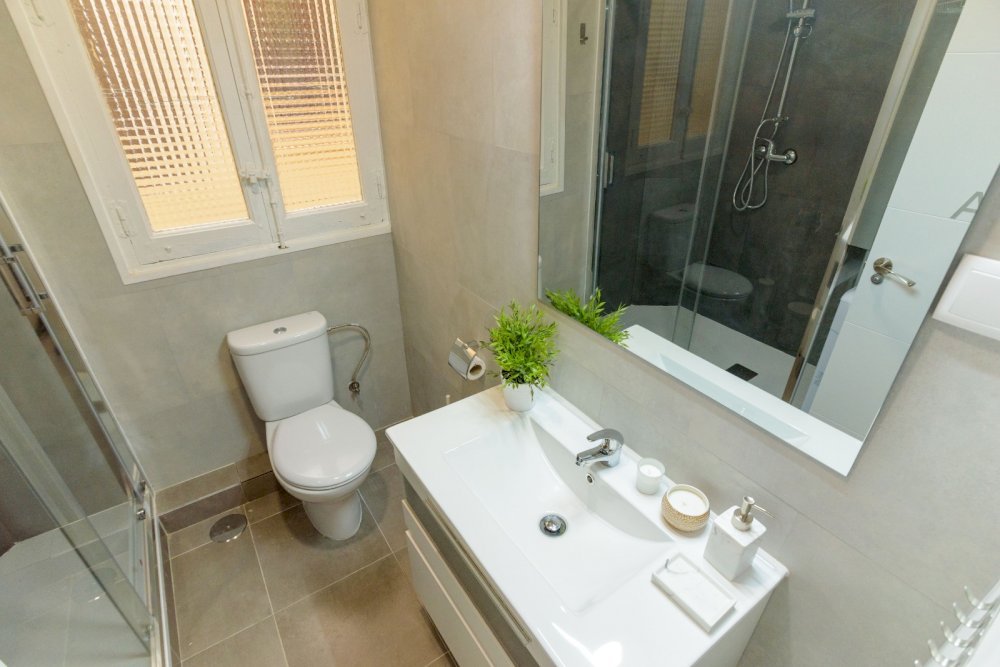 Charming double room in Ayala Street