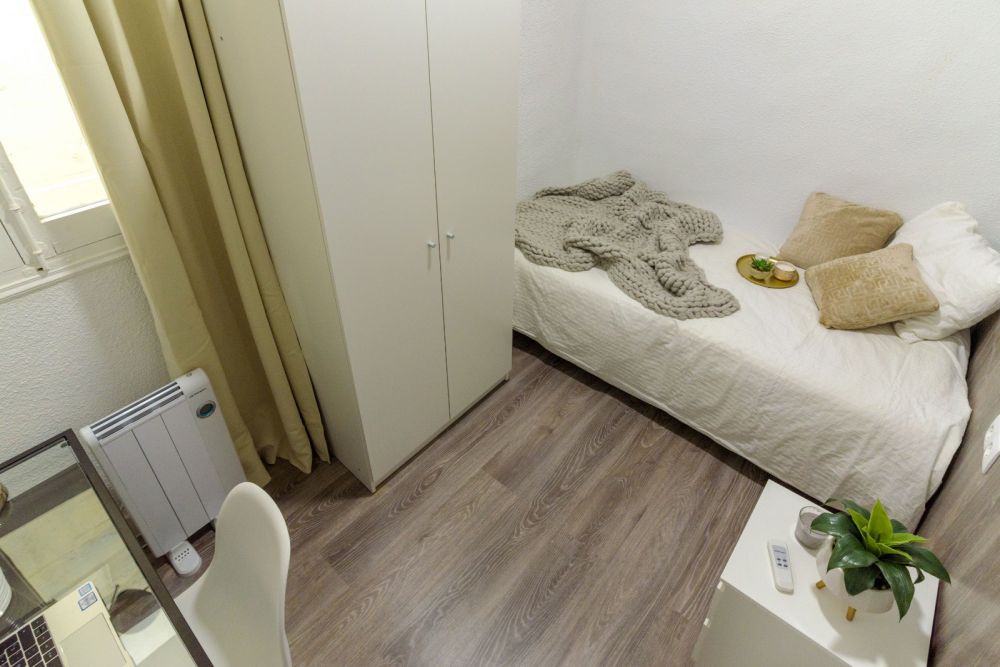 Cozy room in Ayala Street