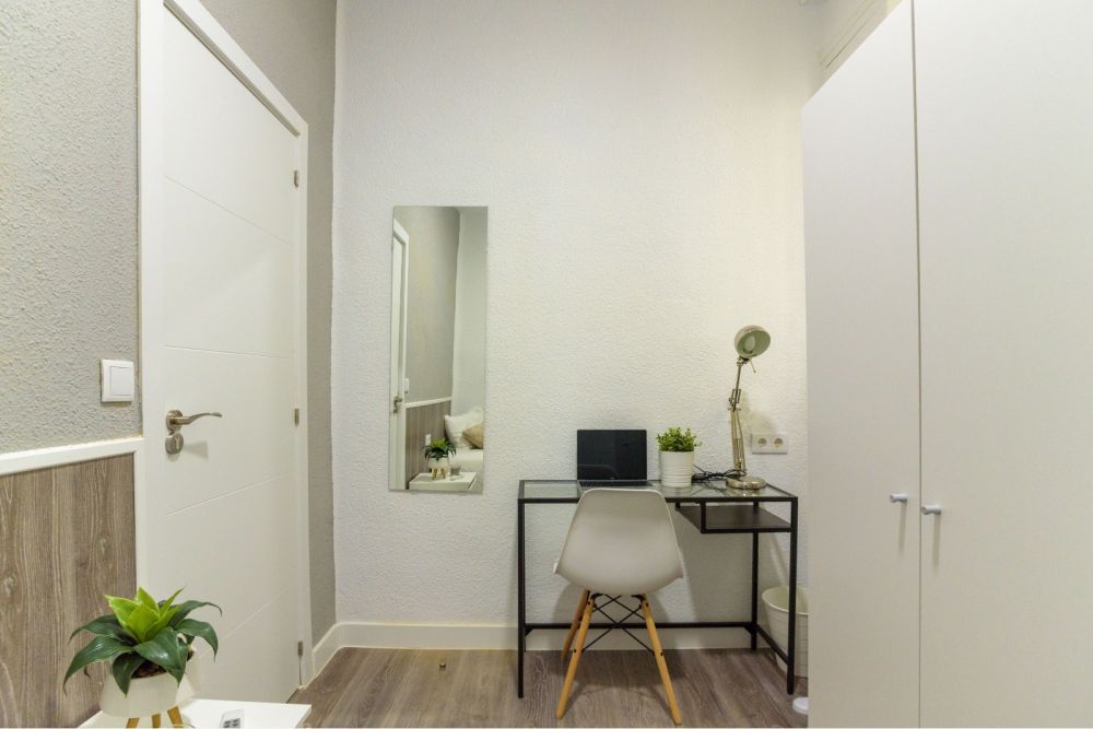 Cozy room in Ayala Street