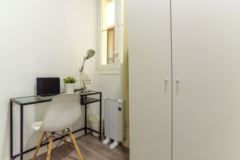 Cozy room in Ayala Street