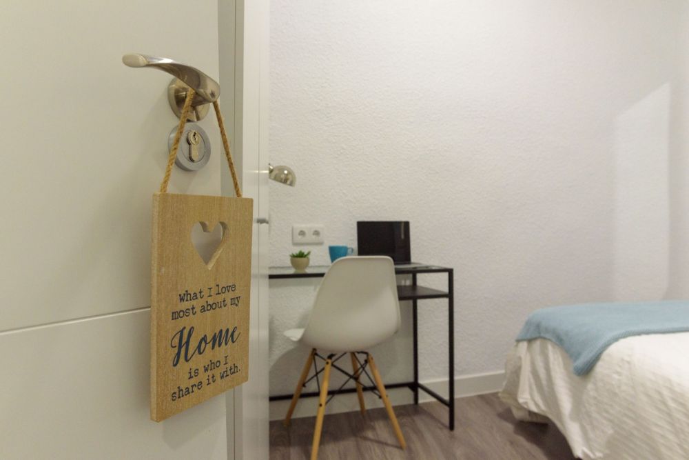 Charming double room in Ayala Street