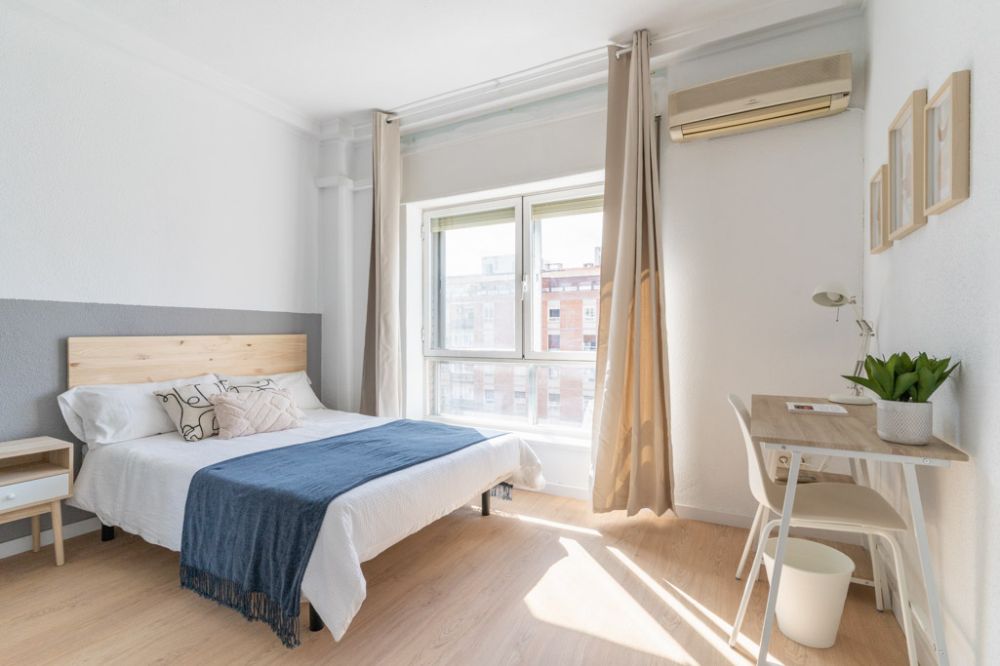 Spacious room in Prosperidad with Air Conditioning