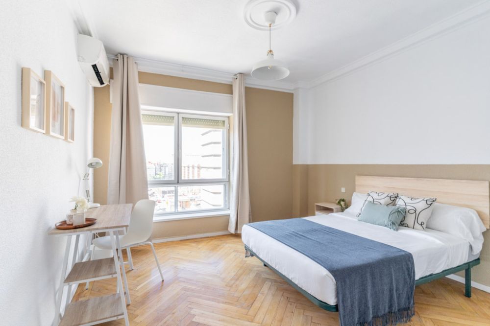 Large furnished room with air conditioning in Prosperidad
