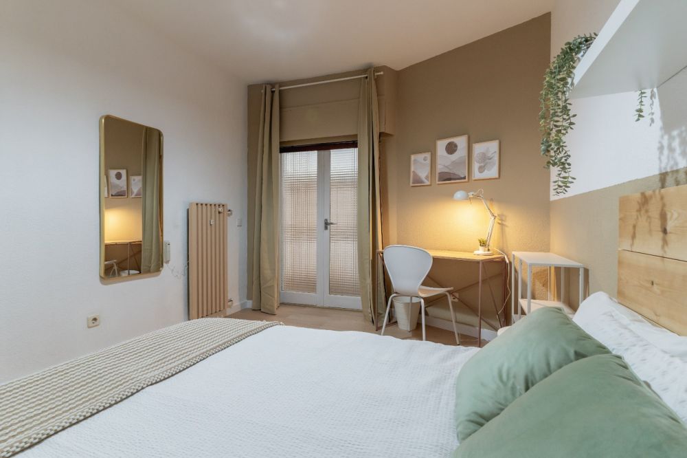 Cozy and wide room in Goya