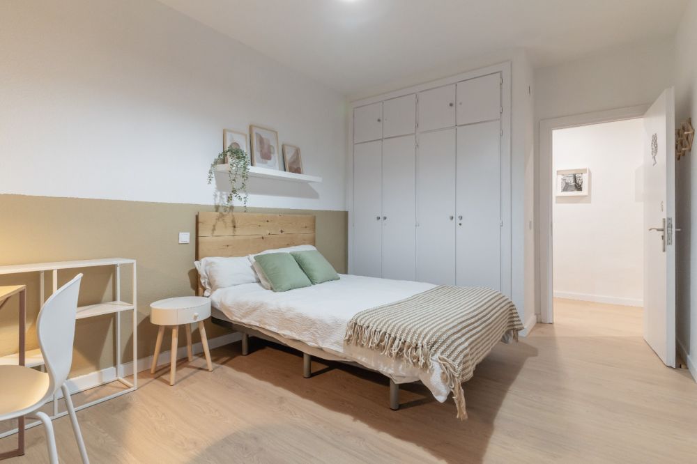 Cozy and wide room in Goya