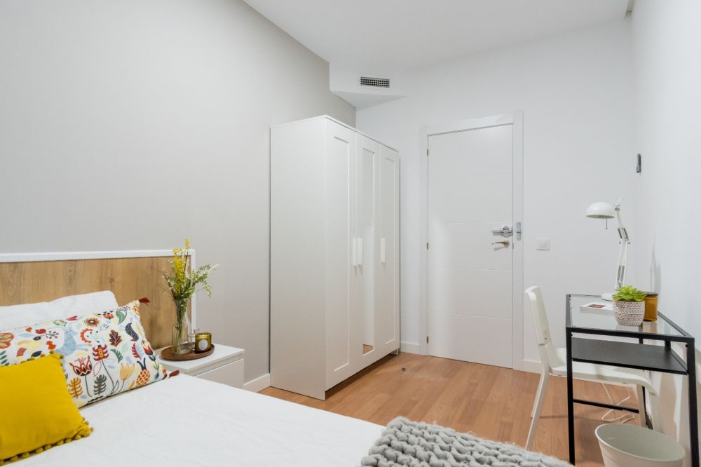 Beautiful modern room in Alejandro González, Madrid