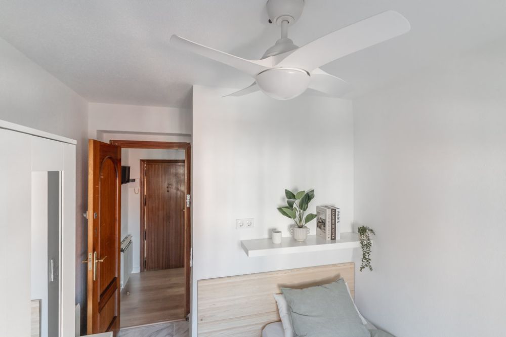 Bright room in Avenida San Luis