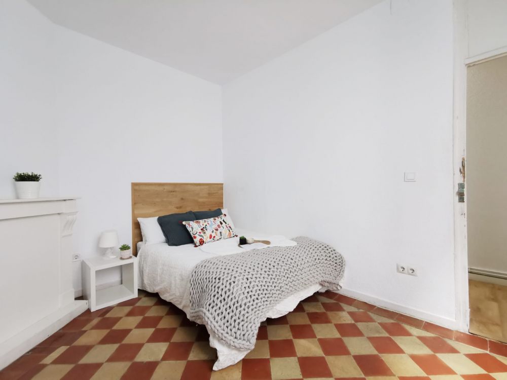 Charming room in La Latina