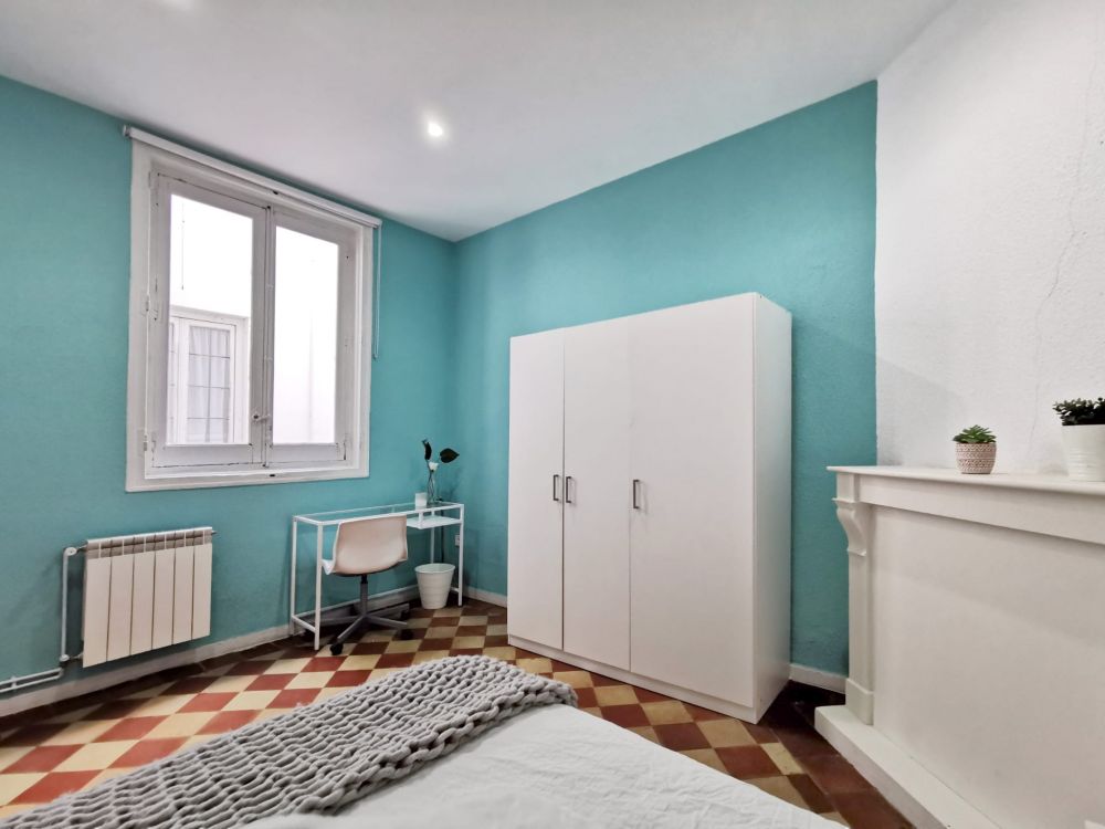 Charming room in La Latina