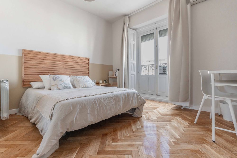 Room with balcony and&nbsp;air conditioning in Bailén Street