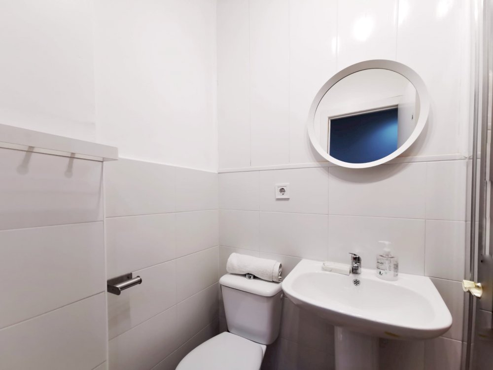 Spacious room in Bailén