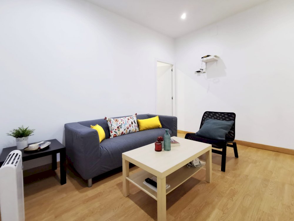 Spacious room in Bailén