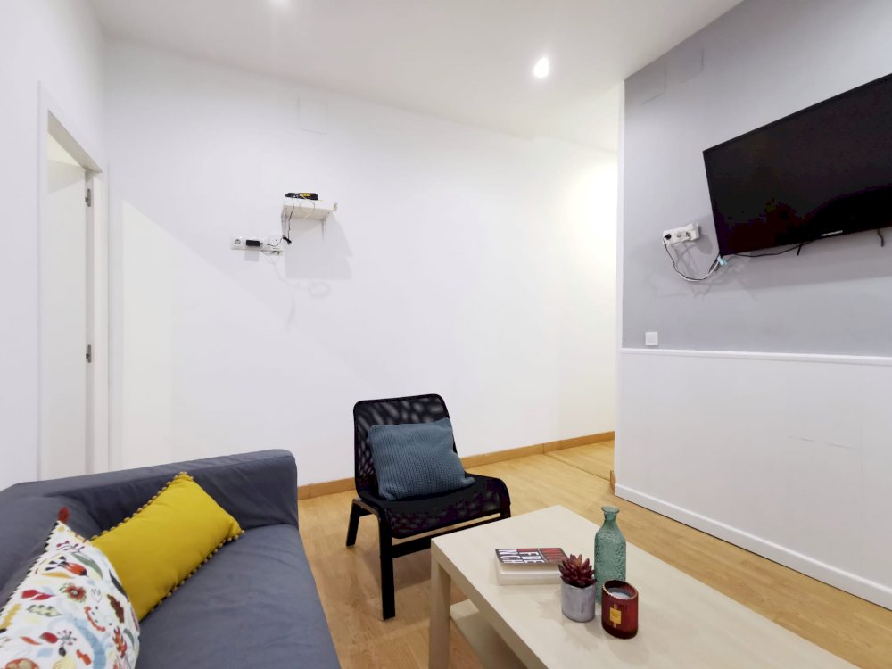Spacious room in Bailén