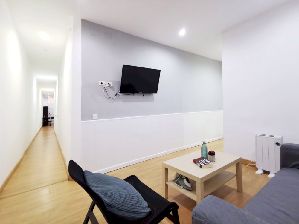Spacious room in Bailén