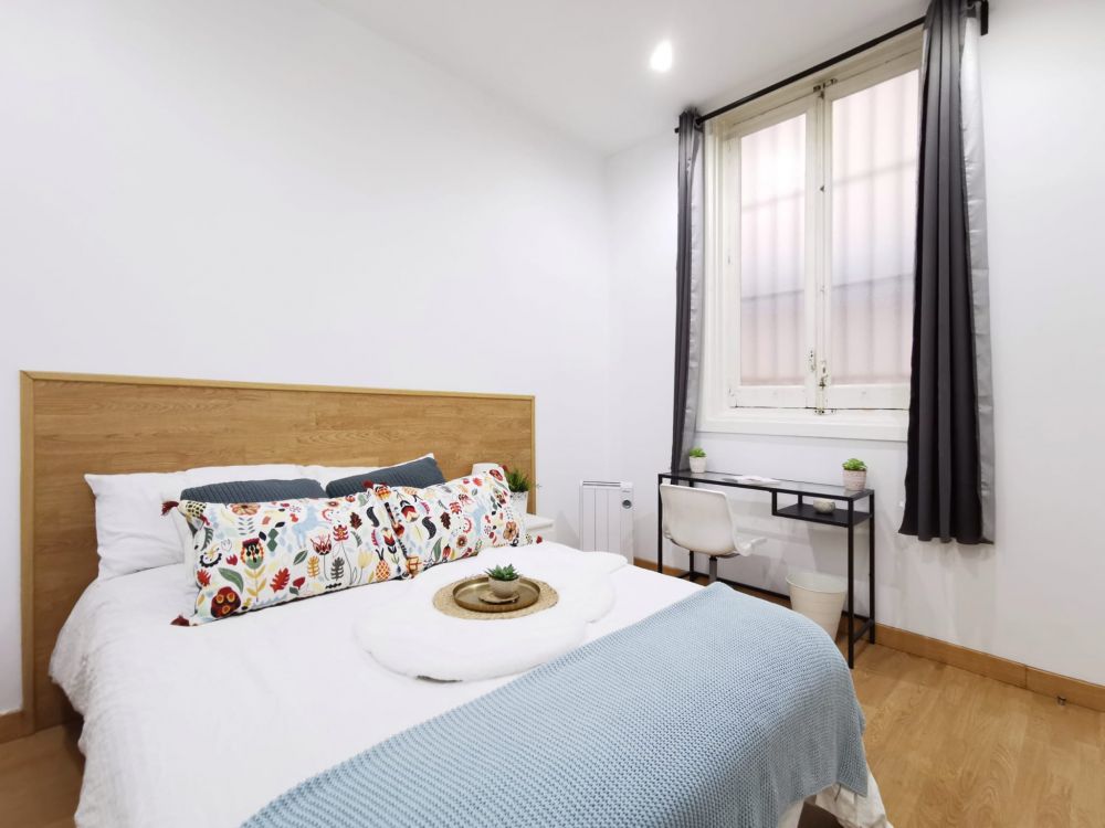 Spacious room in Bailén