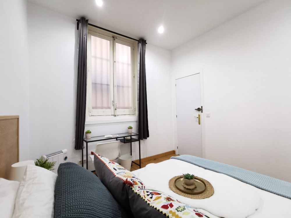 Spacious room in Bailén