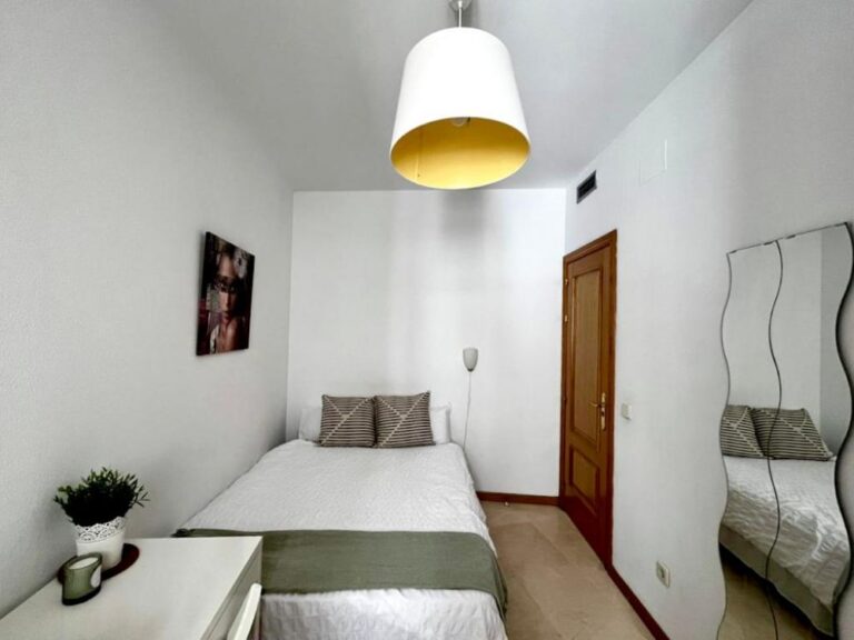 Room in a shared flat in Bordadores