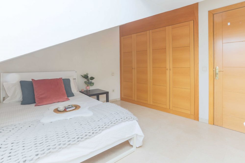 Very bright room in Bordadores
