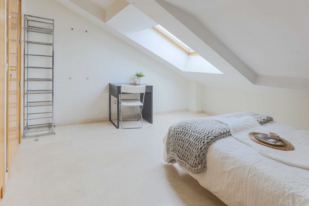 Very bright room in Bordadores