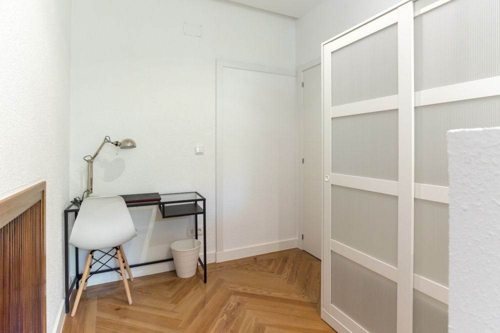 Large room in Carranza Street