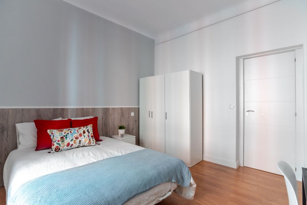 Large and beautiful room in Chamberí