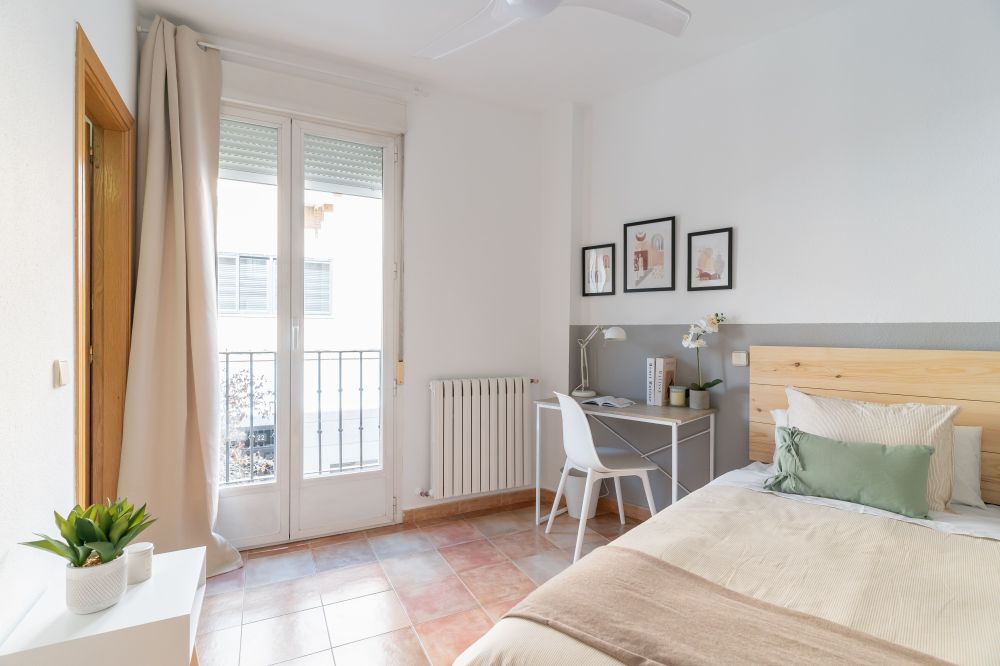 Excellent exterior room in Cuatro Caminos