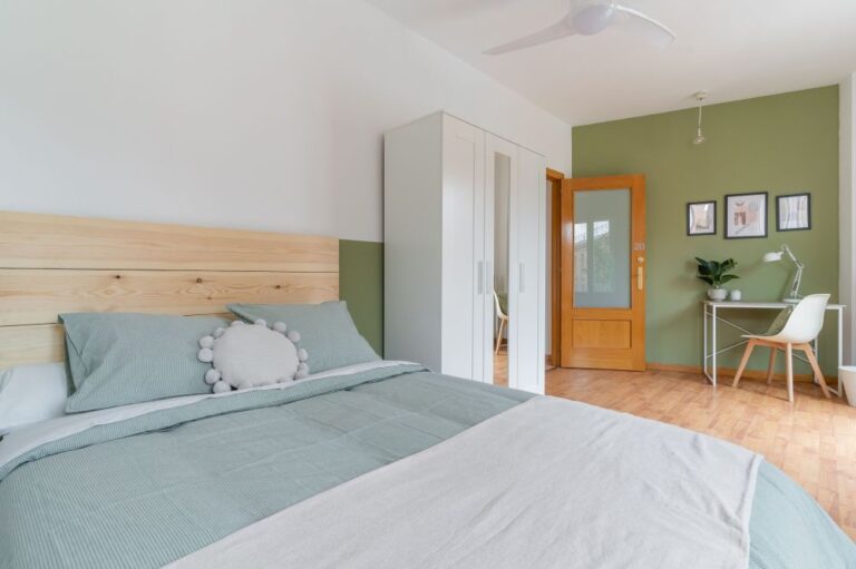 Spectacular double room in Cuatro Caminos