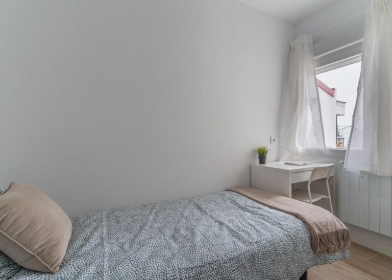 Room in Villaverde Alto