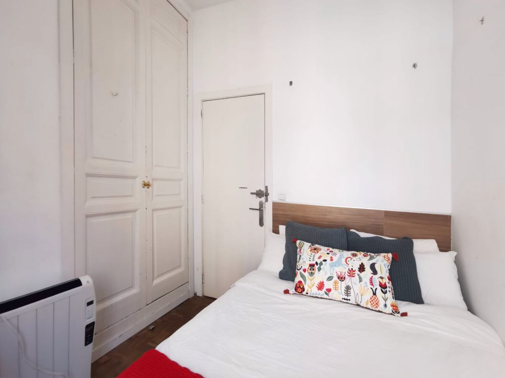 Bright room in the centre of Madrid