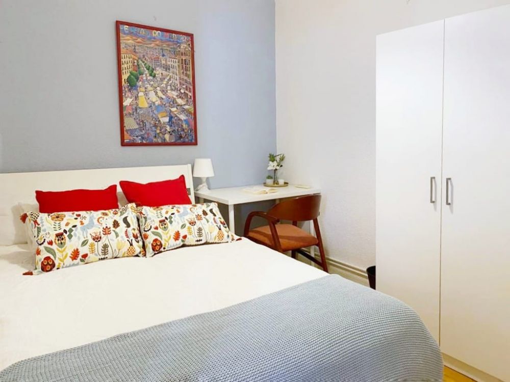 Cozy double bedroom in Madrid