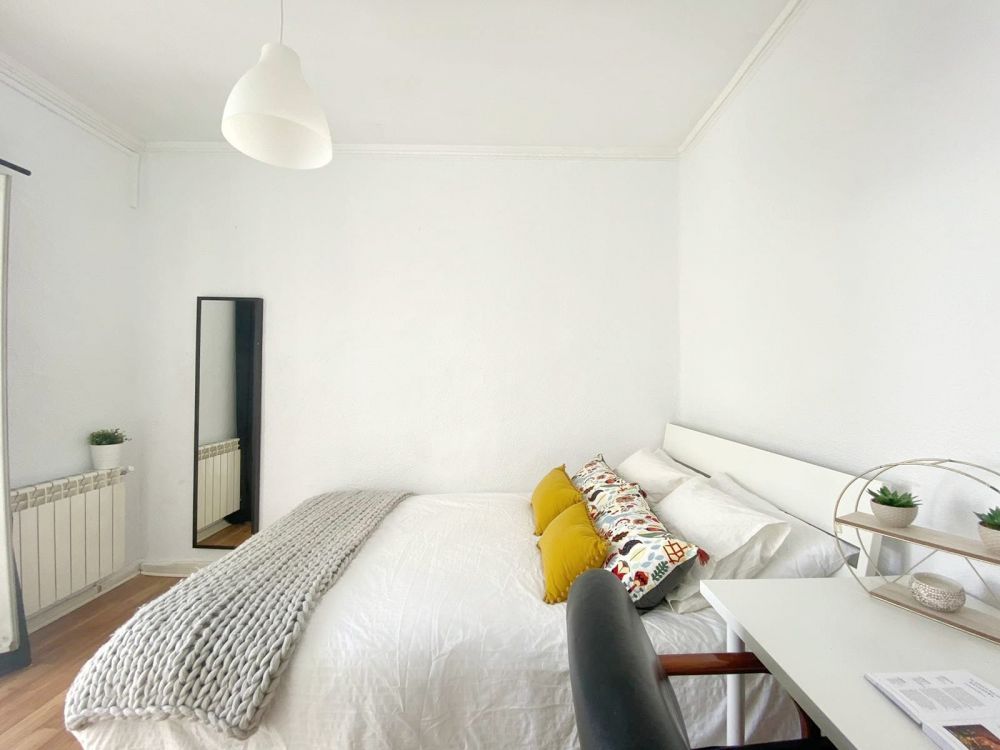 Stunning room in Calle Conde de Aranda