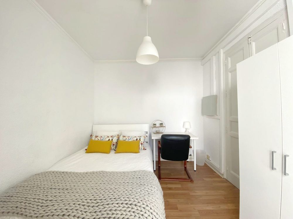 Stunning room in Calle Conde de Aranda