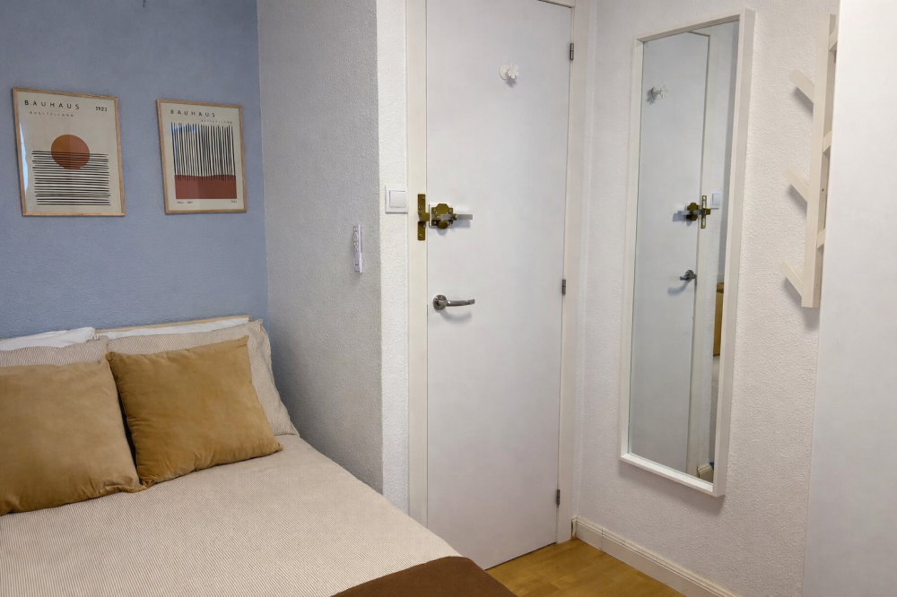 Single bedroom in Calle Conde de Aranda