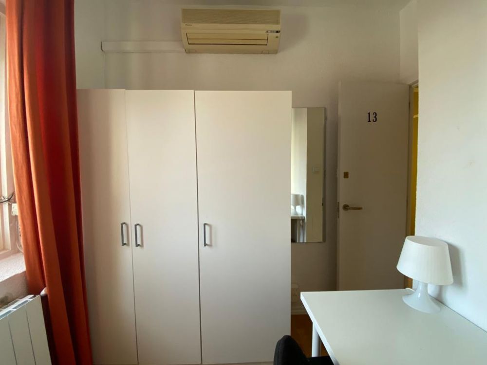 Beautiful single bedroom in Madrid