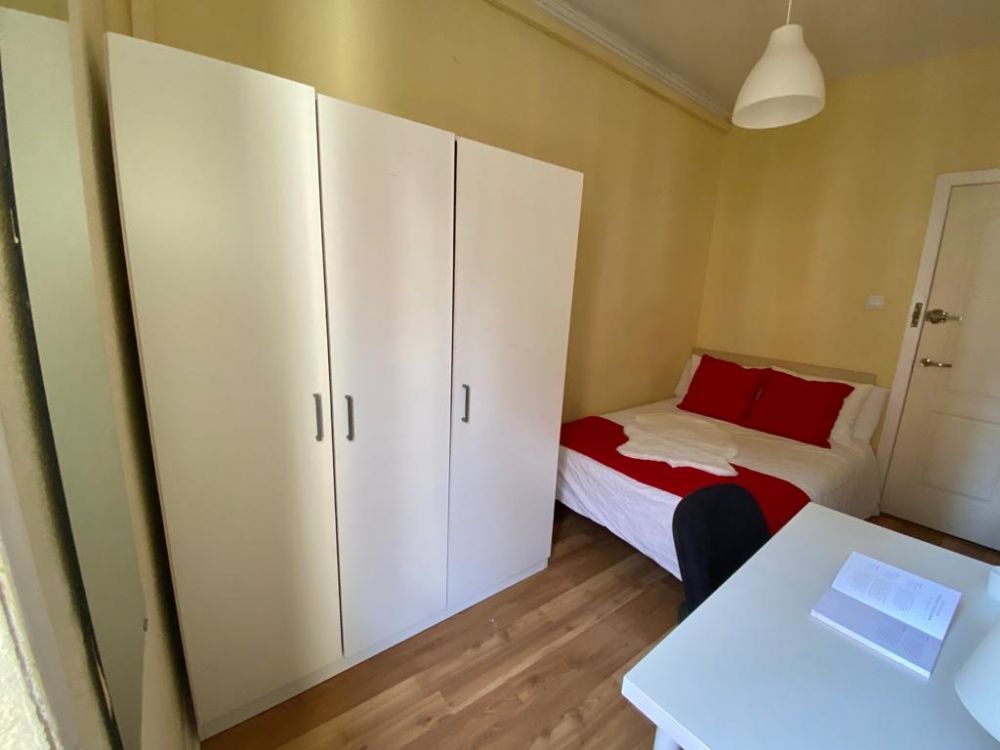 Cozy single room in Calle Conde de Aranda