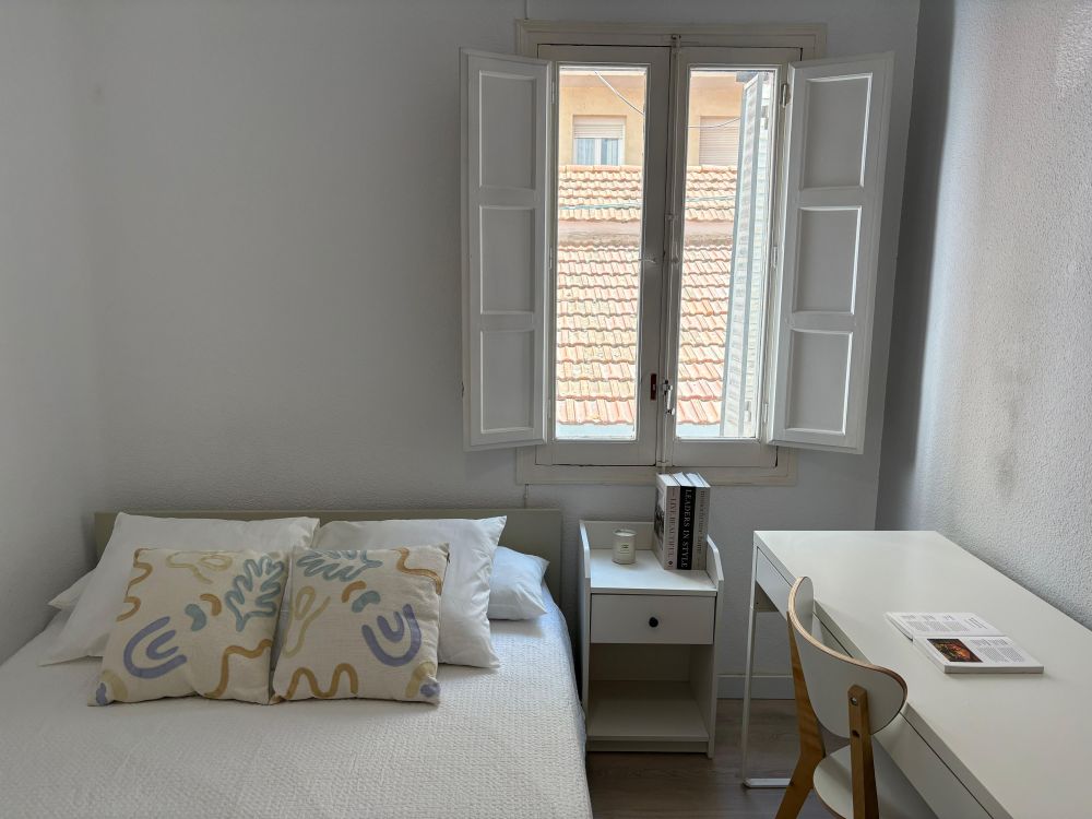 Modern room in Embajadores&nbsp;