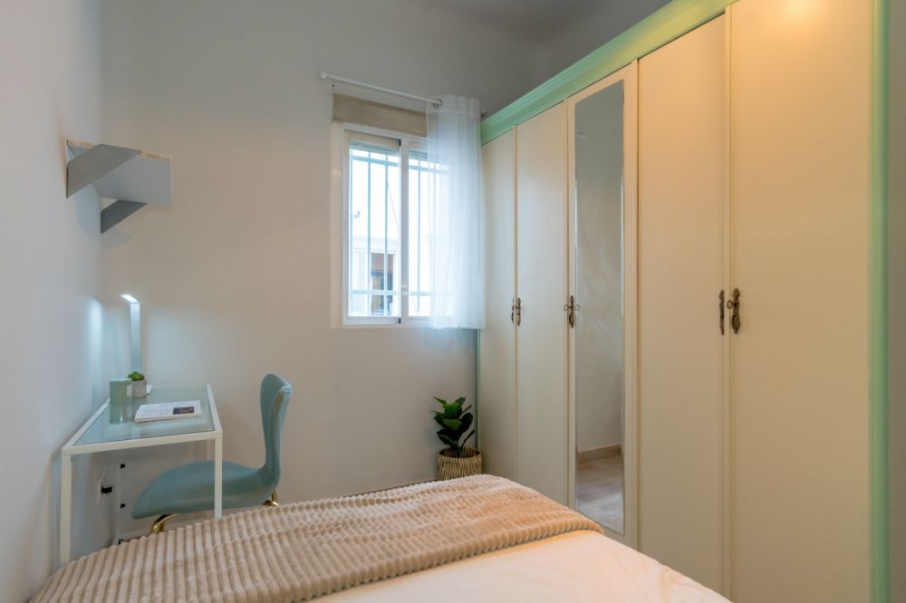 Pleasant room in Eduardo Marquina