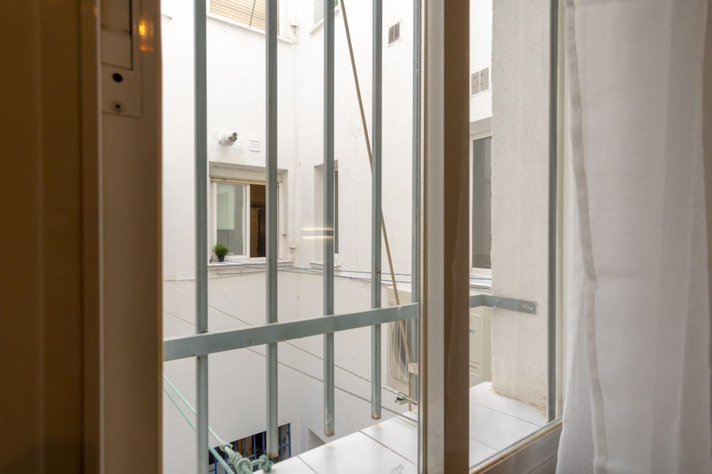 Pleasant room in Eduardo Marquina