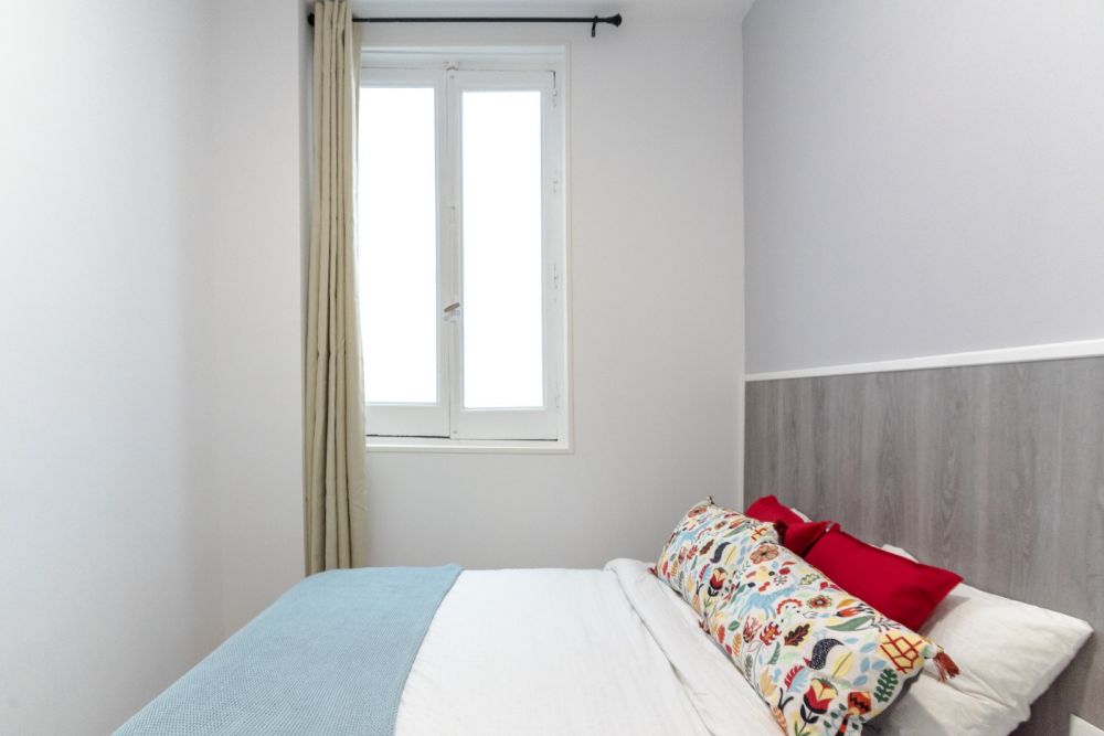 Beautiful modern room in Fuencarral