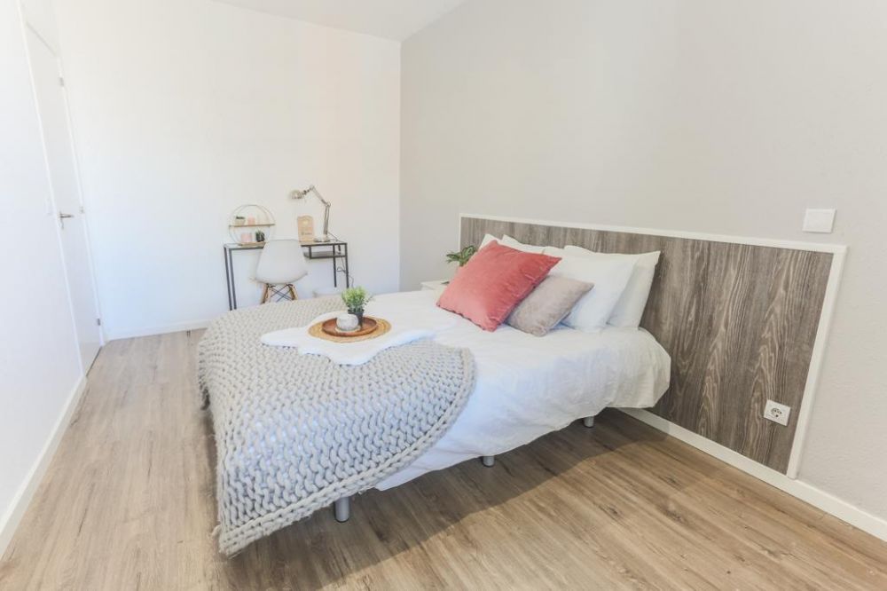 Bright double room in calle del Ferrocarril