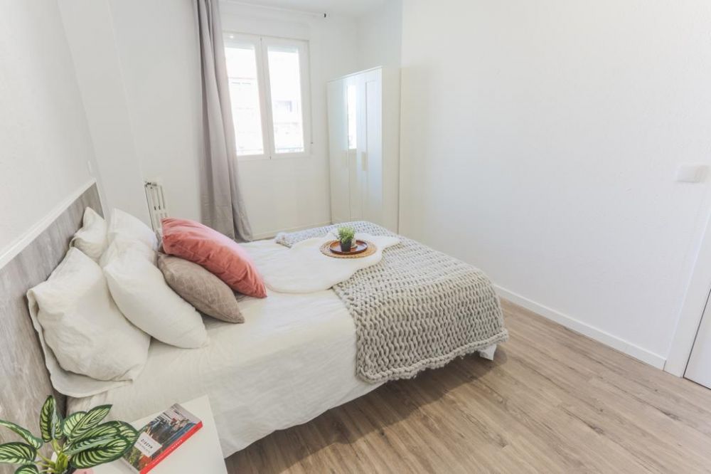Bright double room in calle del Ferrocarril