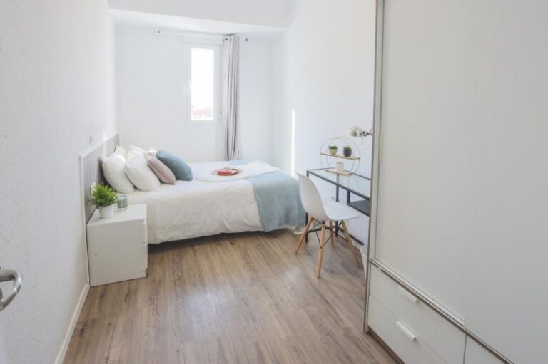 Great double room close to the centre of Madrid