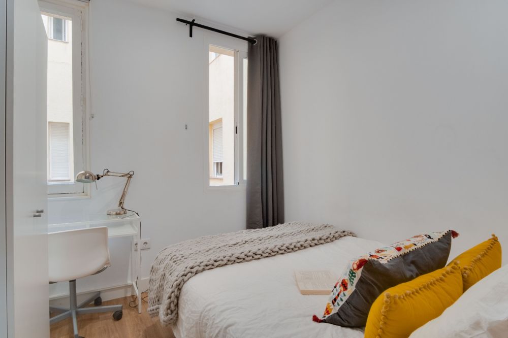 Cozy room in Fernán Gonzalez Street