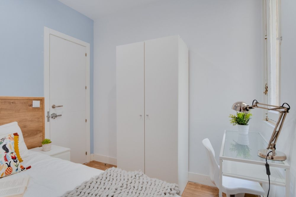 Cozy room in Fernán Gonzalez Street