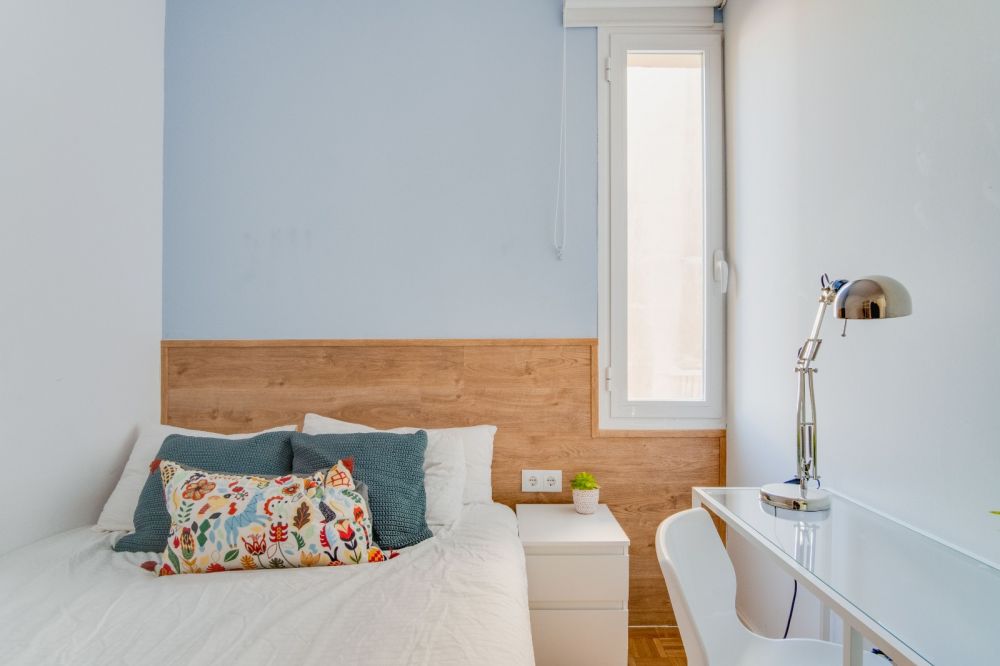 Charming room in Fernán Gonzalez Street