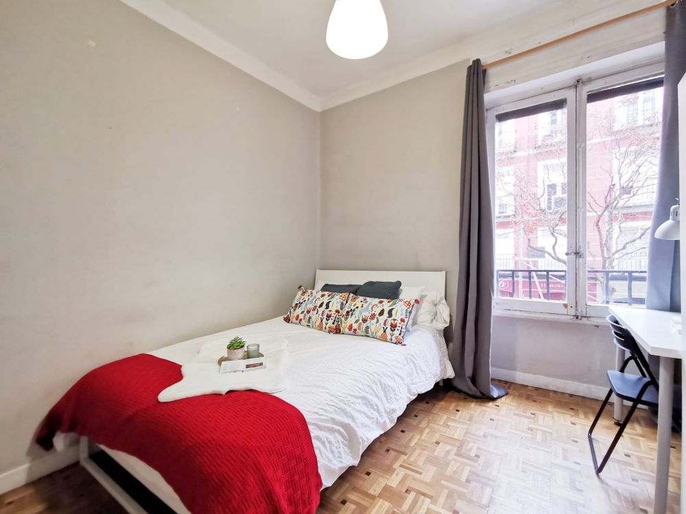Bright room in Fernández de los Ríos